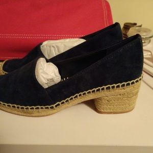 Tory Burch navy blue 7 1/2